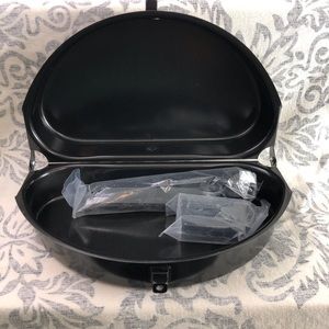 NIB omelet pan